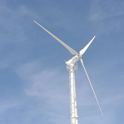 Wielokolorowy elektryczny generator turbin wiatrowych 30kw 220V AC Generator wiatrowy Ostrze z włókna szklanego