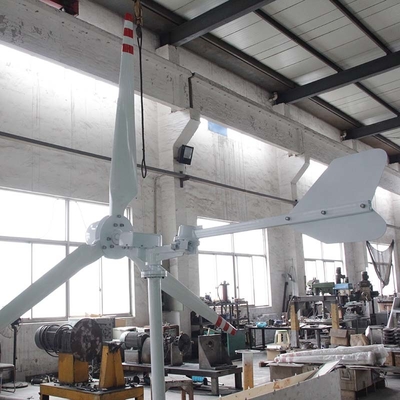 Biały generator wiatrowy o dużej mocy 220 V 70 kW Zestaw turbiny wiatrowej dla całego domu