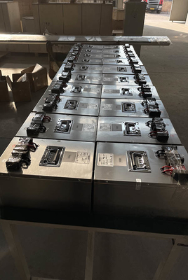 Zewnętrzna obudowa baterii litowej 48V 96V 100AH ​​150AH Off Grid Lithium Battery Systems