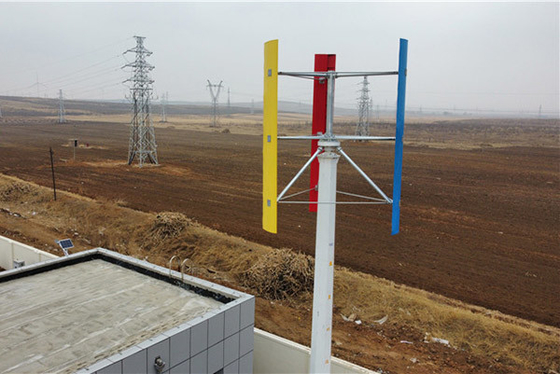 3 ostrza 5KW H Pionowa turbina wiatrowa IP54 Najbardziej wydajna turbina wiatrowa z osią pionową