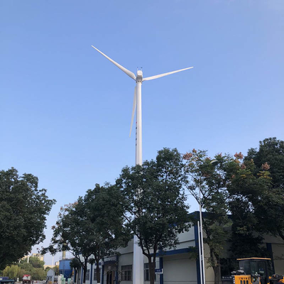 Wielokolorowy elektryczny generator turbin wiatrowych 30kw 220V AC Generator wiatrowy Ostrze z włókna szklanego