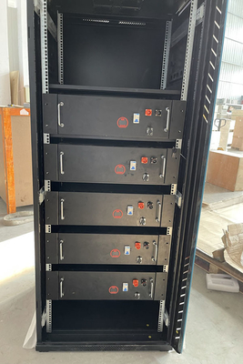 Zewnętrzna obudowa baterii litowej 48V 96V 100AH ​​150AH Off Grid Lithium Battery Systems