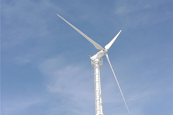 System generatora wiatrowego CE Off Grid 50KW IP54 Napięcie wyjściowe generatora turbiny wiatrowej 380V